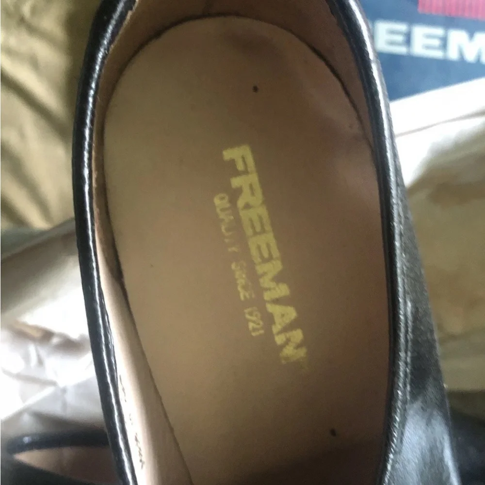 freeman polished black